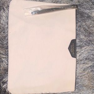 Clutch/ wristlet